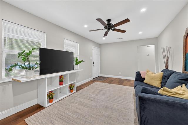 Building Photo - 3513 Sheridon Dr