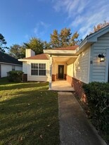 Building Photo - 8 Saint Ives Dr