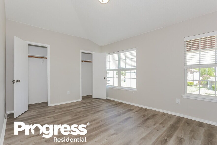 Building Photo - 7334 Tree Ridge Ct