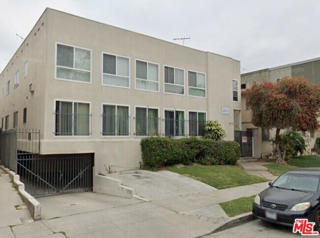 Primary Photo - 832 S Gramercy Pl