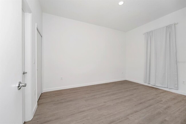 Building Photo - 380 Famagusta Dr