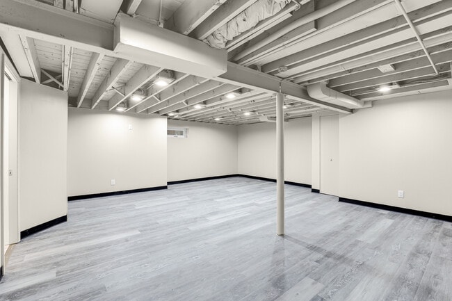 Building Photo - 351 Jefferson Ave