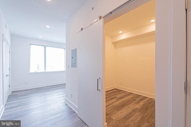 Building Photo - 1245 Ridge Ave