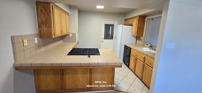 Building Photo - 3 bedroon 2 bath home