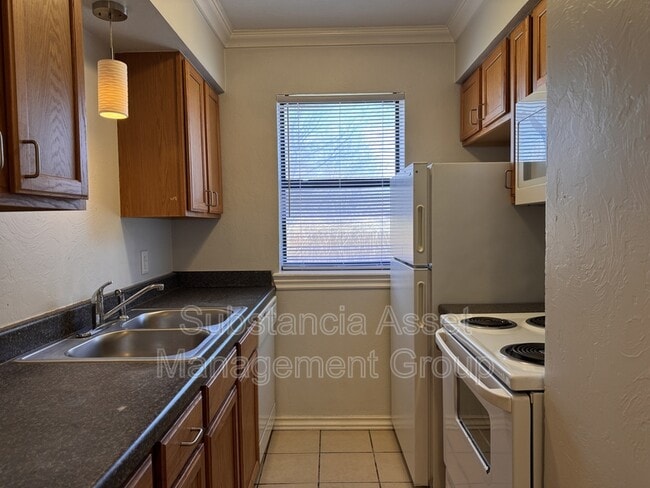 Building Photo - 1429 NW 24th St