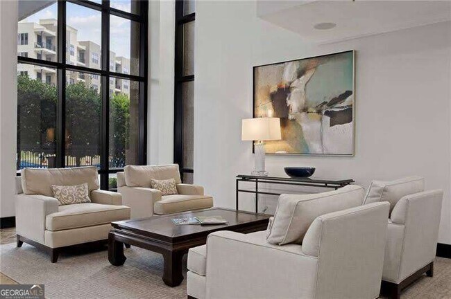 Building Photo - 3481 Lakeside Dr NE