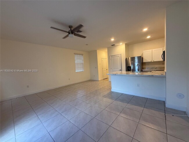 Building Photo - 1100 SW 6th Ct
