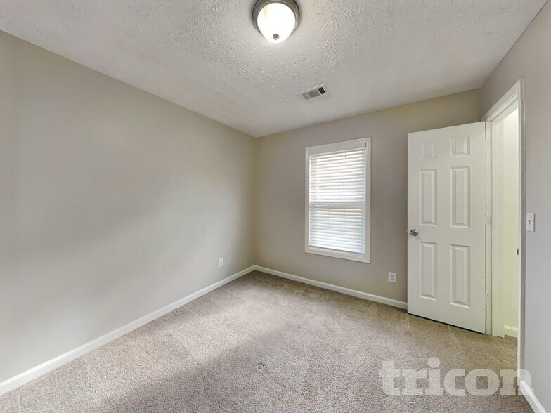 Building Photo - 2725 Archer Way