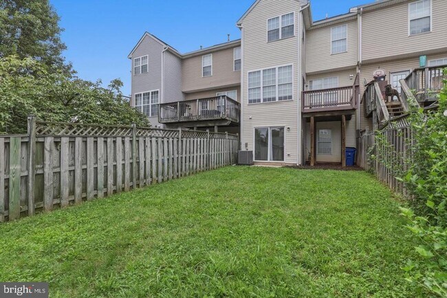 Building Photo - 1904 Fieldstone Way