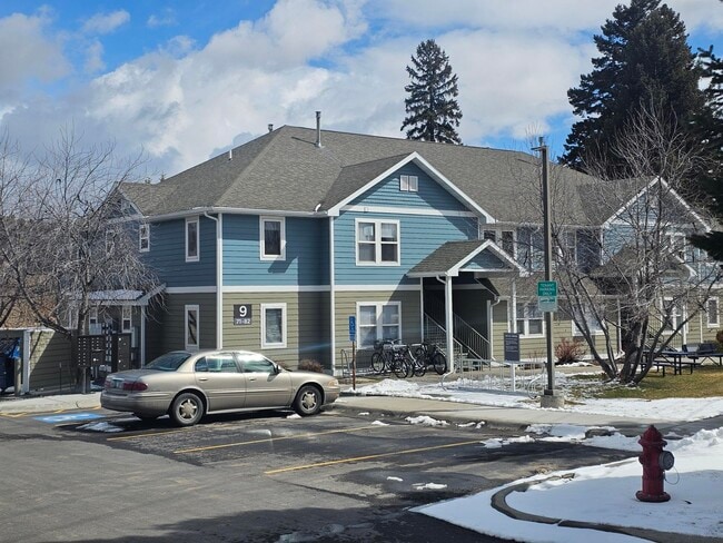 Primary Photo - Comstock Apartments