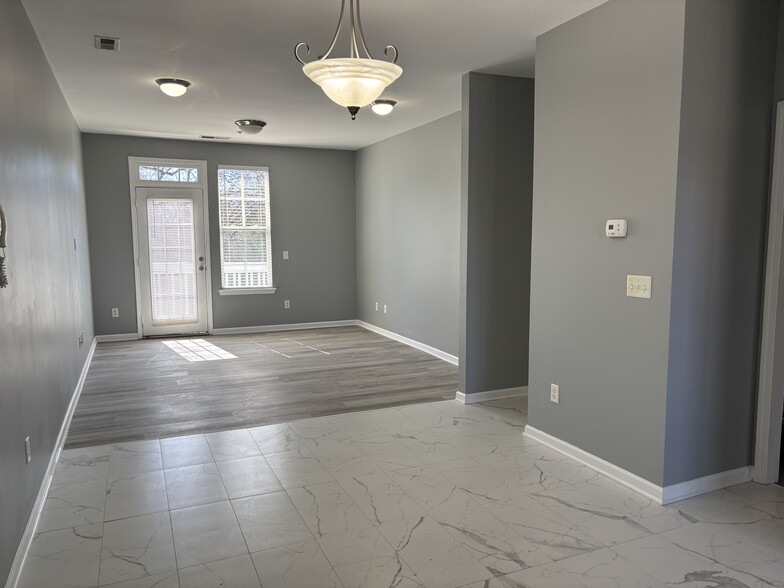 Building Photo - 1634 Walnut View Dr