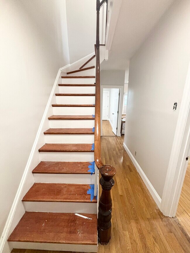 Building Photo - 35 Madison St