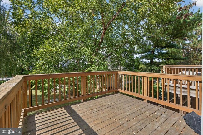 Building Photo - 1055 Lexus Way