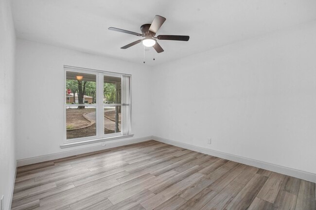 Building Photo - 514 Canyon Ridge Dr
