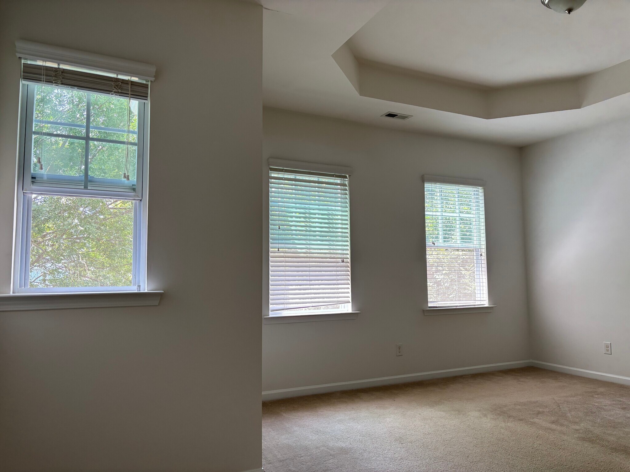 Building Photo - 10519 Royal Winchester Dr