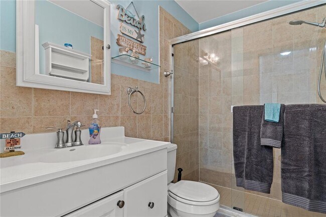 Building Photo - 604 Spencer Ave