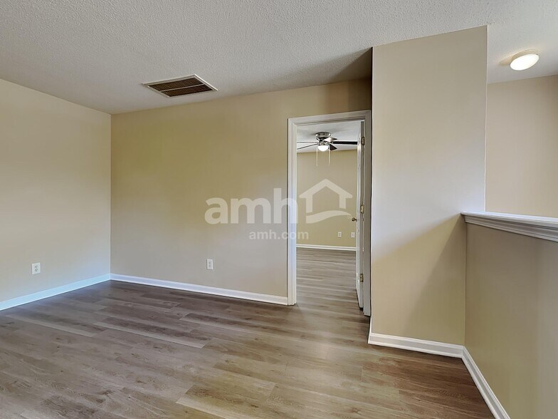 Building Photo - 3600 Mountain Brook Cir