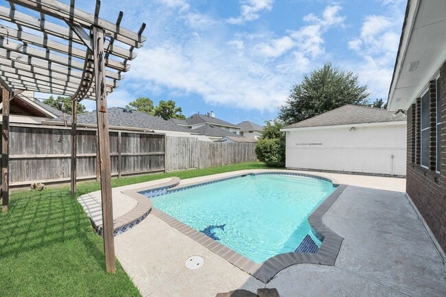 Building Photo - 6406 Castle Ln Dr
