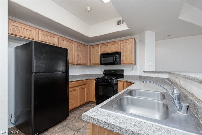 Building Photo - 5855 Valley Dr