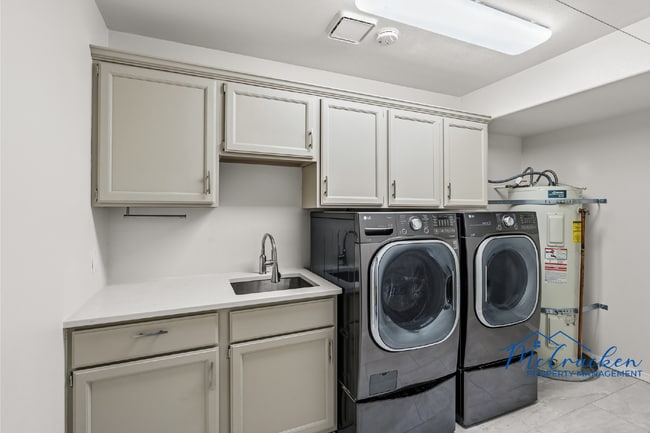 Building Photo - 525 Ashland Loop Rd