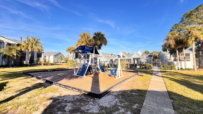 Building Photo - Cozy Casselberry Condo Available - Move In Before the Holidays!