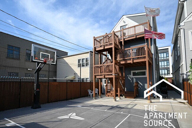 Building Photo - 3707 W Belmont Ave