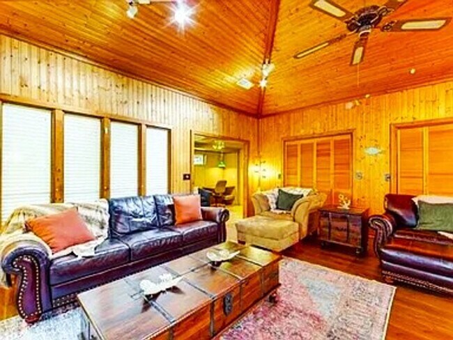 Building Photo - Breathtaking Lake View Retreat with Modern Updates!