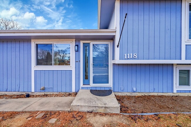 Building Photo - $2,195 - 3 Bed, 2 Bath Home in Loveland with Central AC and Fenced in Yard!