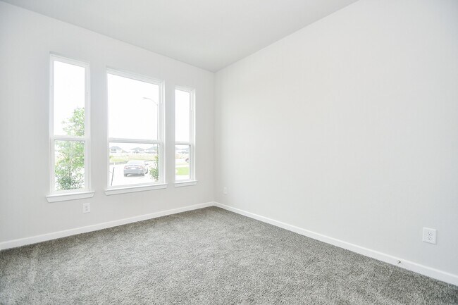 Building Photo - 21835 Erskine Peaks Pl