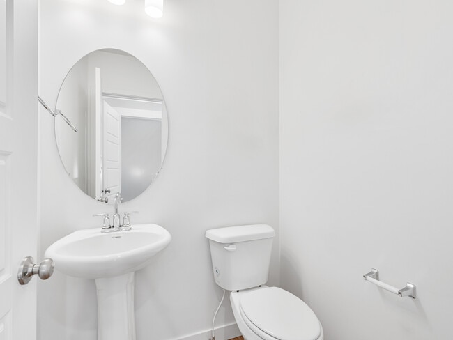 Building Photo - 4638 Tulip Ln