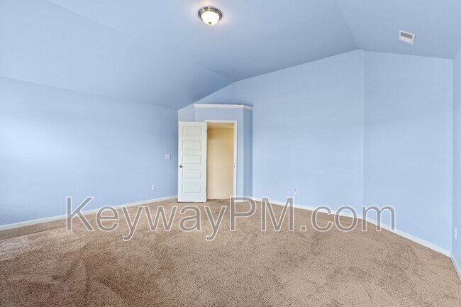 Building Photo - 5007 Vine Ln