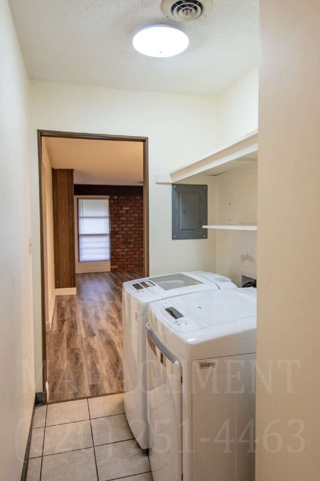 Building Photo - 2 Bedroom 1 Bath Coffeyville Apartment.