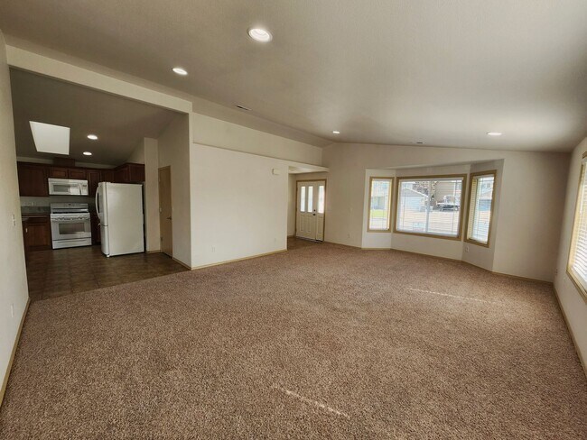 Building Photo - 5811 Austin Ct