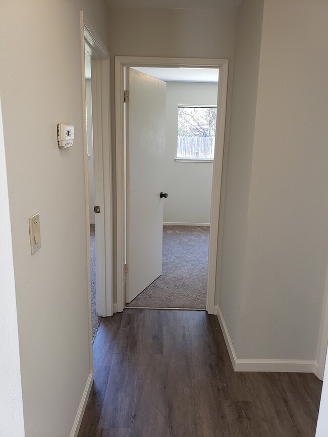 Building Photo - Nice, Cute and Clean!!!