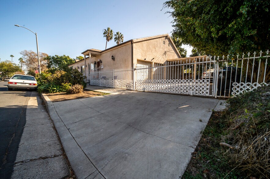 Building Photo - 549 N Martel Ave