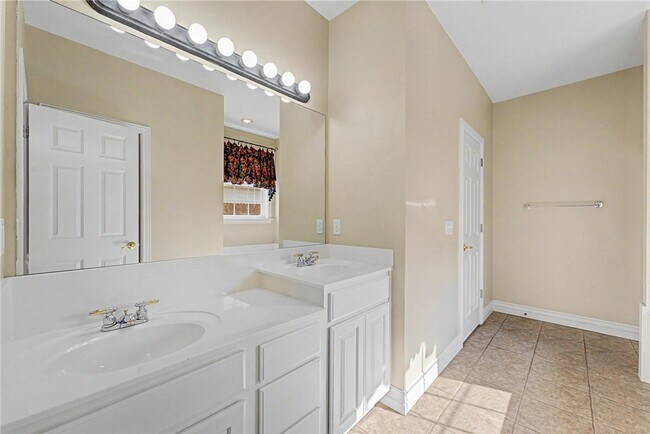 Building Photo - 6537 Harvey Jones Ave