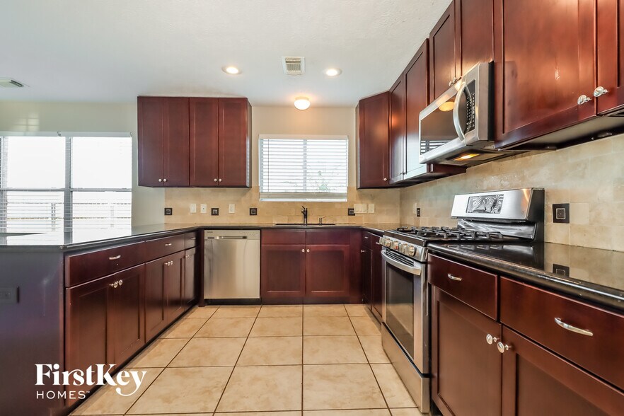 Building Photo - 12047 Back Bay Ridge Way