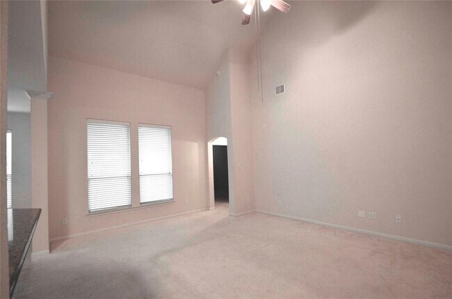 Building Photo - 204 Valona Loop