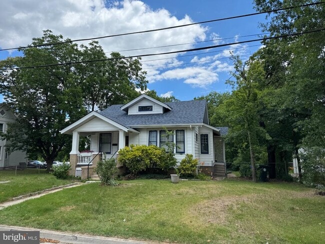 Building Photo - 8803 48th Ave