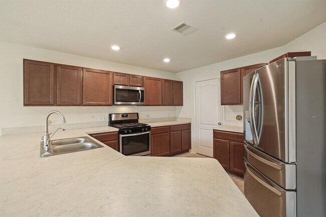 Building Photo - 7239 Mountain Prairie Dr