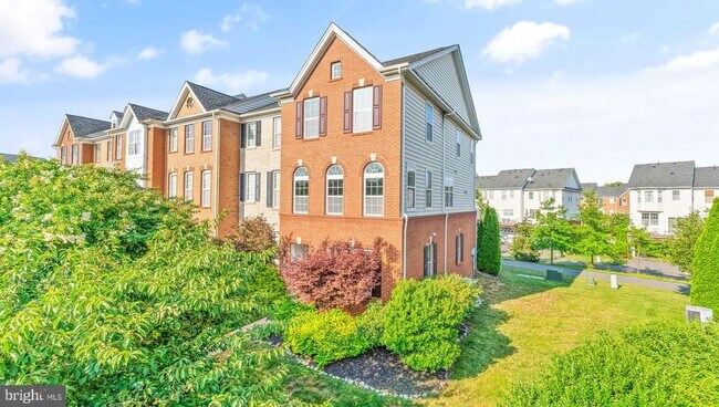 Building Photo - 23100 Dunlop Heights Terrace