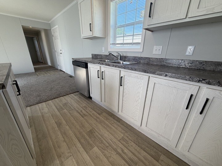 Building Photo - 15329 Danseur Dr