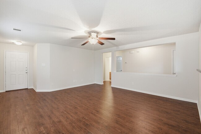 Building Photo - 3023 Legends York Dr