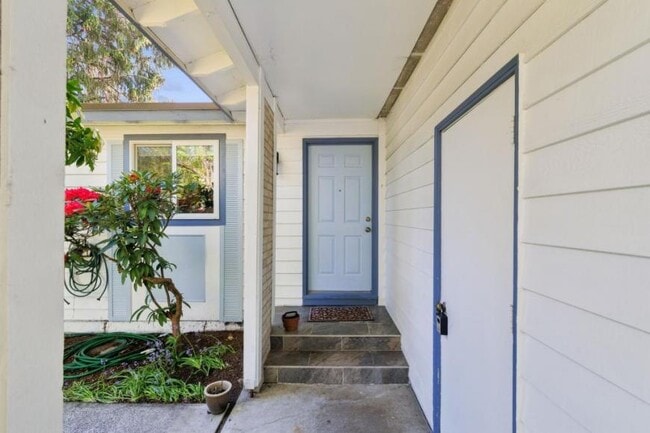 Building Photo - 4 bedroom in Redmond WA 98056