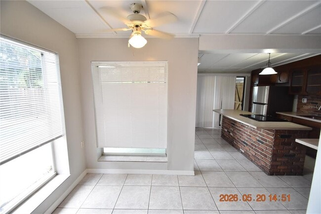 Building Photo - 8720 Flame Vine Ave