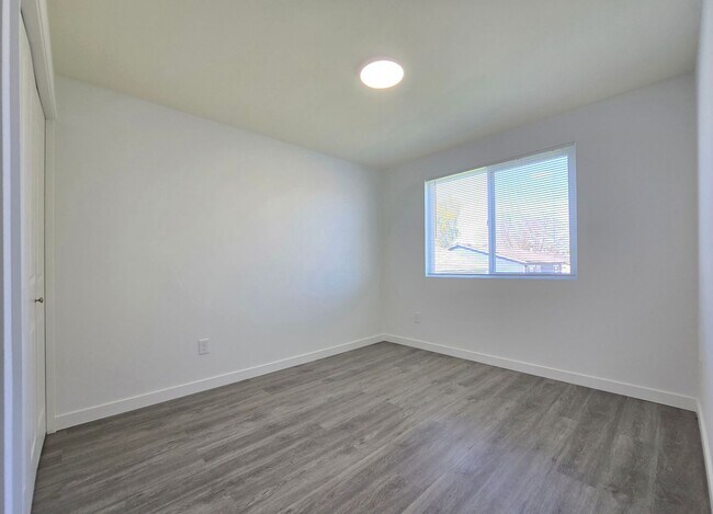 Building Photo - BlyLua