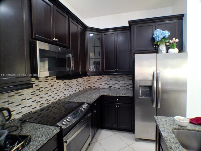 Building Photo - 3308 W 95th Terrace