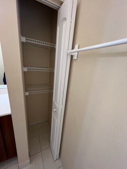 Building Photo - 3612 NW 29th Ct