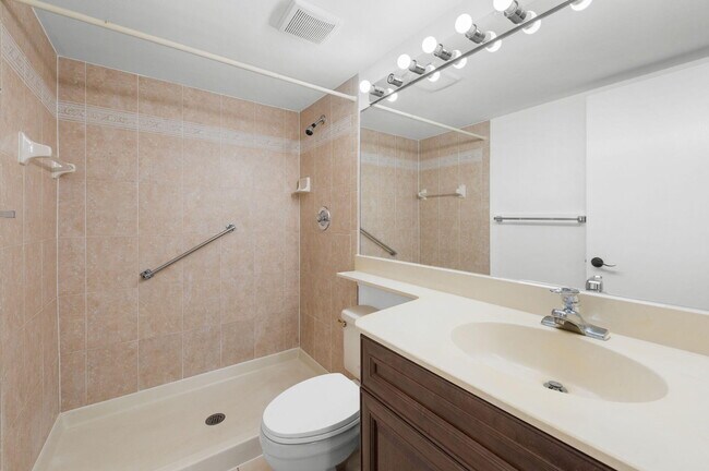 Building Photo - 2506 SE Anchorage Cove