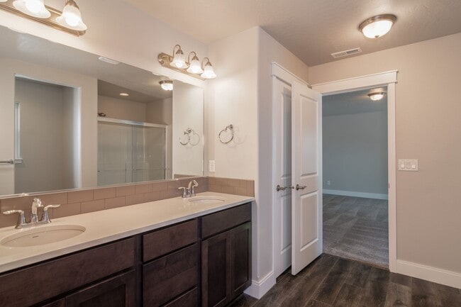 Building Photo - 3 Bed 2 Bath Single Level Morning Side Val...